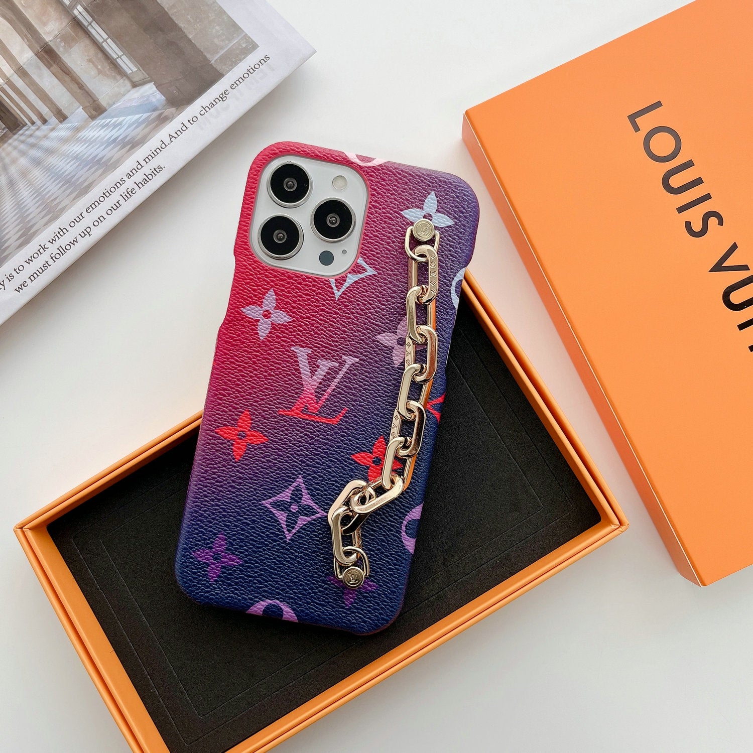 Louis Chain Phone Case