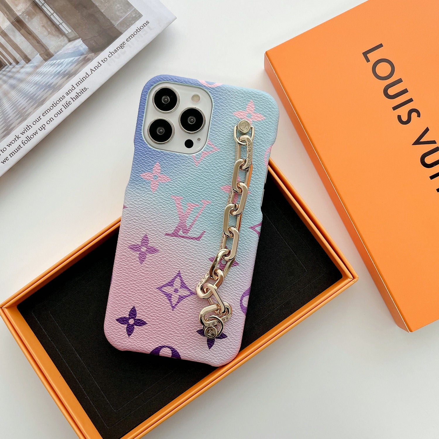 Louis Chain Phone Case