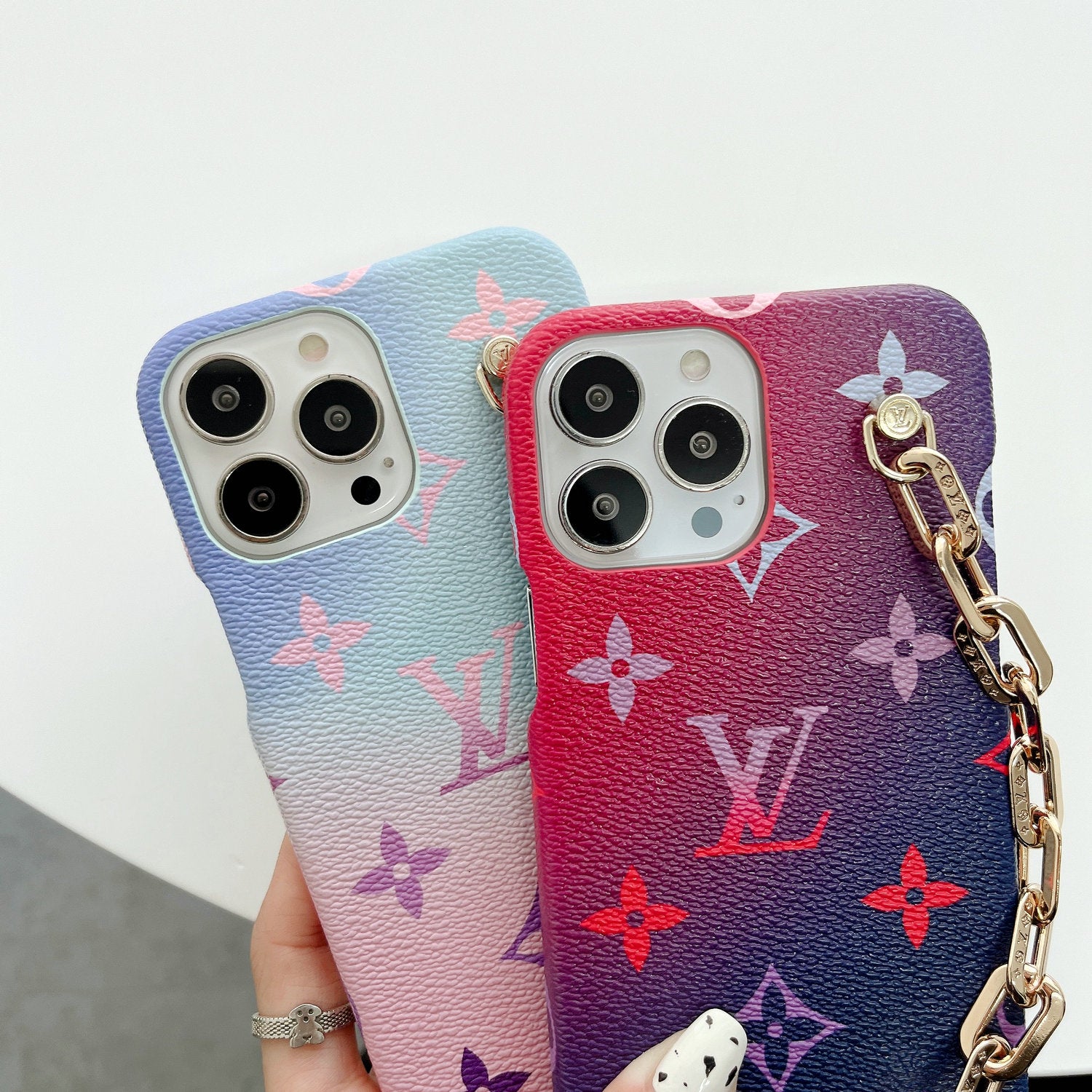 Louis Chain Phone Case