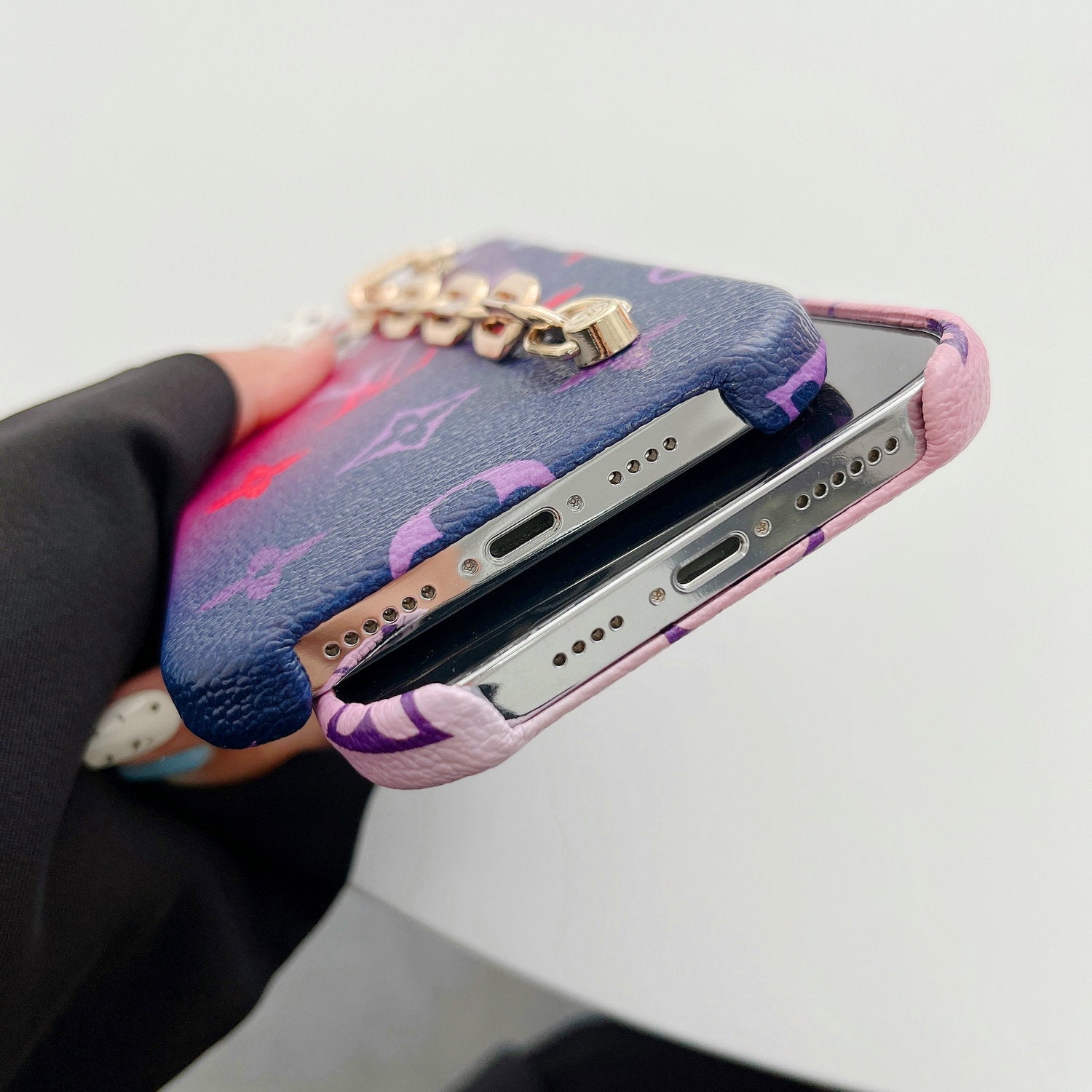 Louis Chain Phone Case