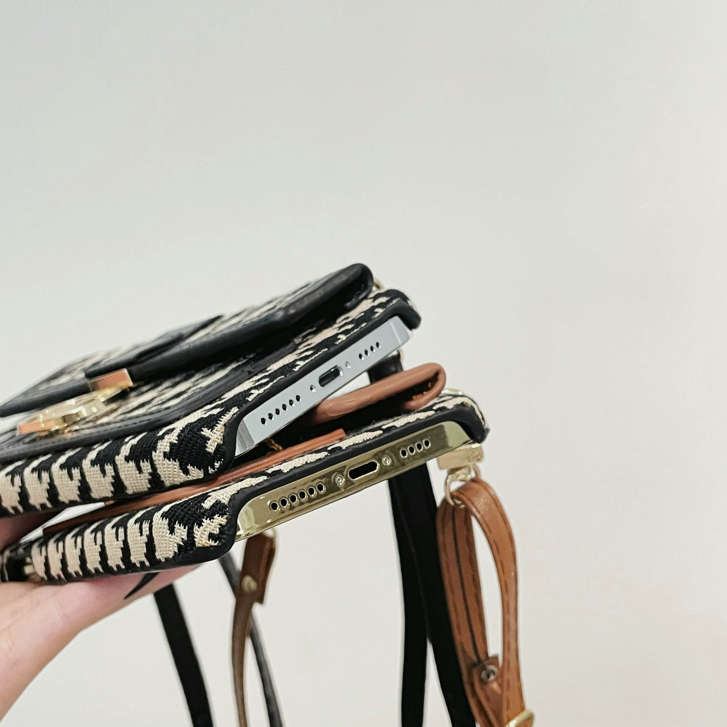 Houndstooth Wallet Case